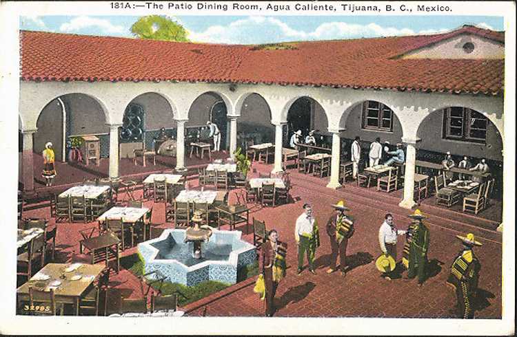 AguaCalPatio.jpg